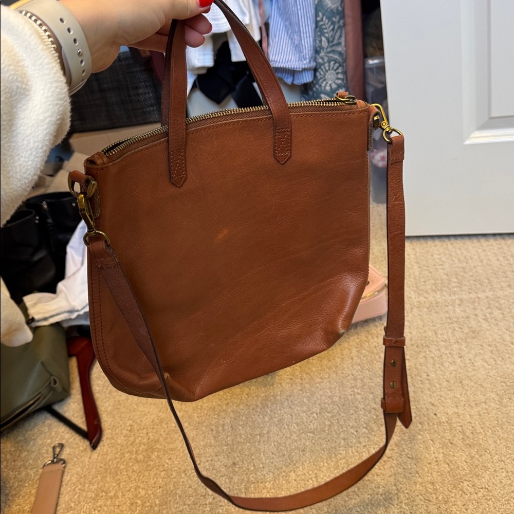 Madewell Leather Zip-top Transport Crossbody tote
